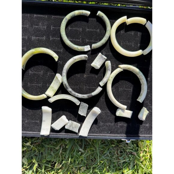 Broken Jade Bangles - Lot of 9 - Picture 10 of 10